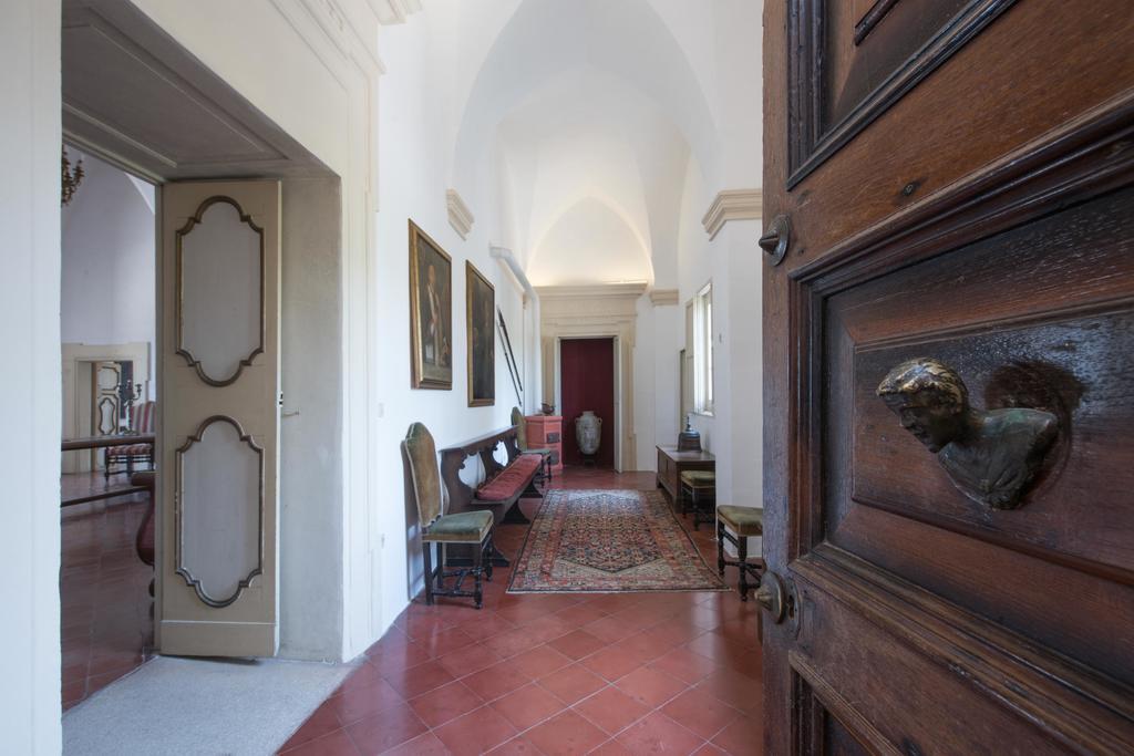 Castello Di Casamassella Bed & Breakfast ภายนอก รูปภาพ