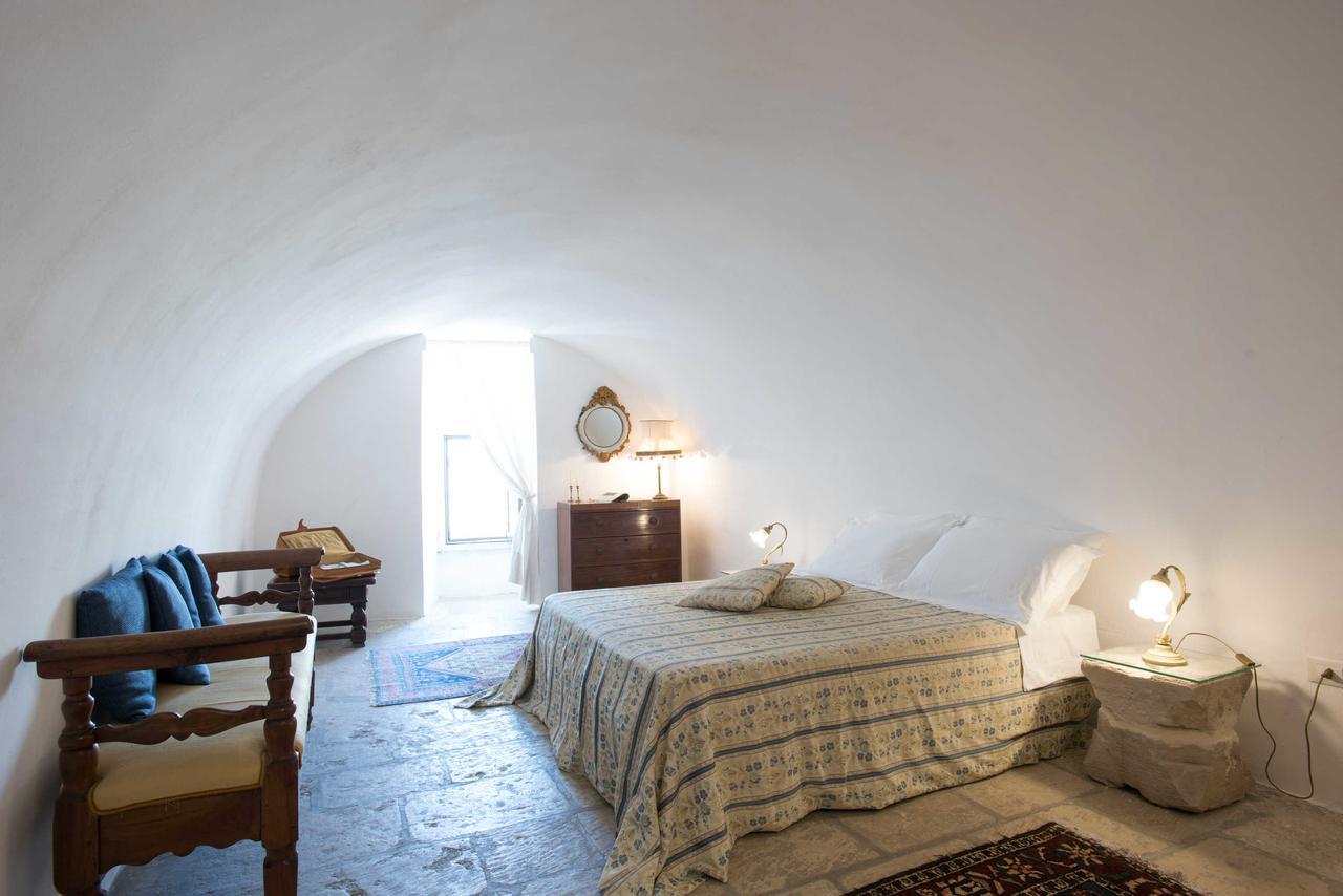 Castello Di Casamassella Bed & Breakfast ภายนอก รูปภาพ