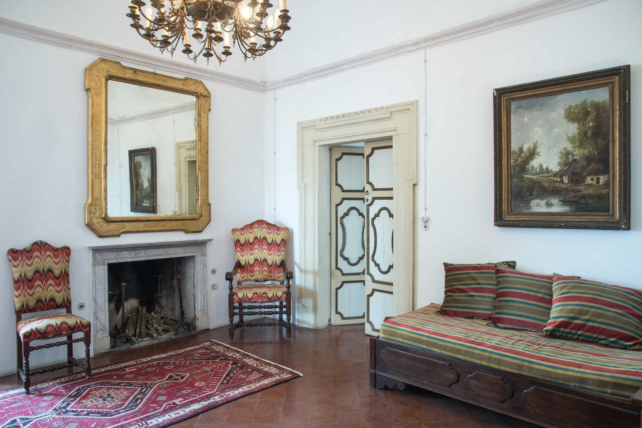 Castello Di Casamassella Bed & Breakfast ภายนอก รูปภาพ